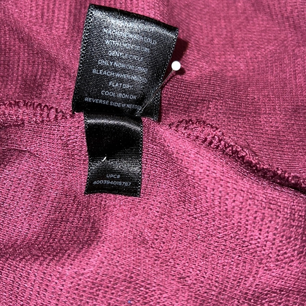 Vera Wang maroon knit top medium - Picture 6 of 7